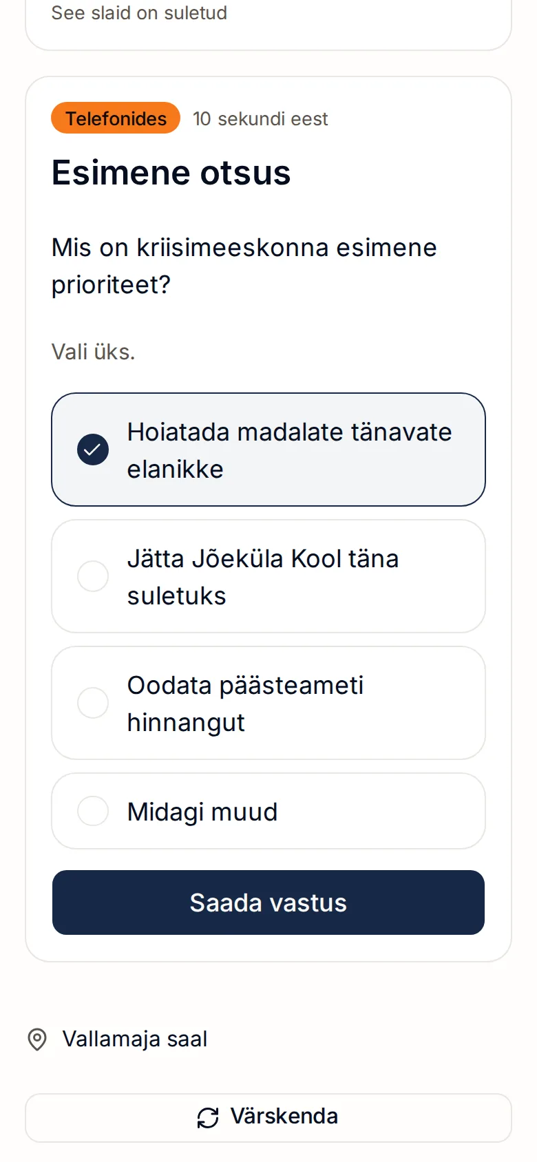 Ruum telefonis: osaleja vastab küsimusslaidile.